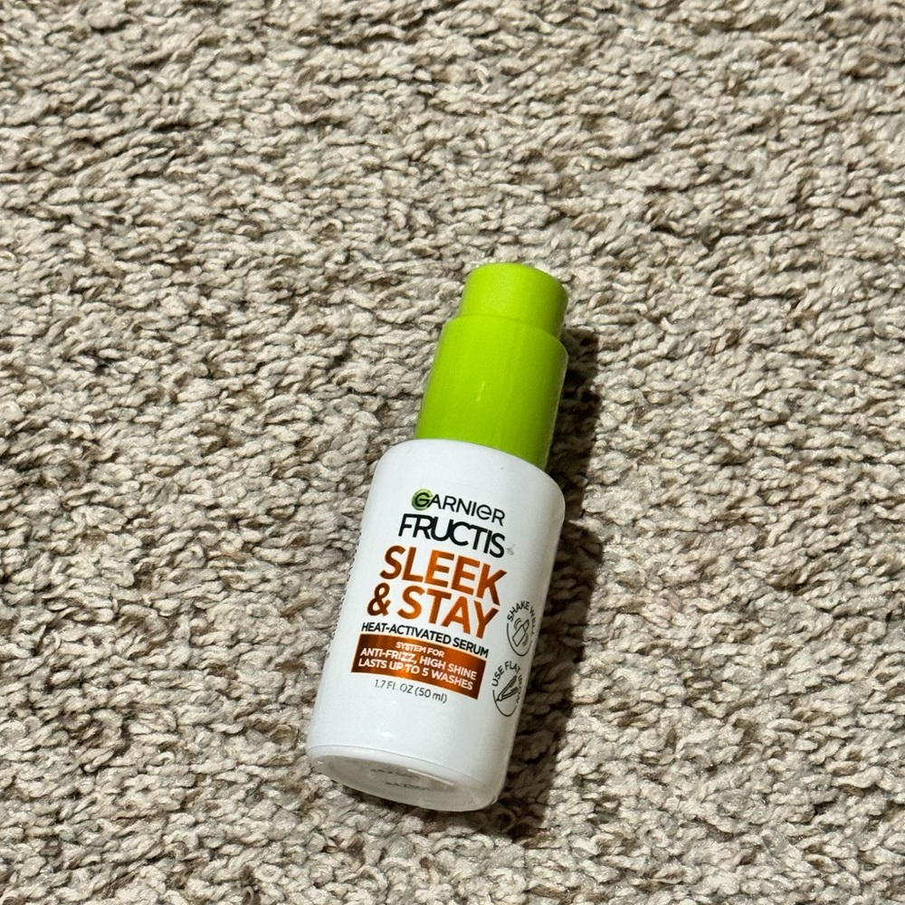 Garnier Fructis Sleek & Stay Serum